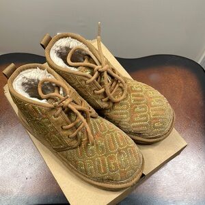 K Neumel II Graphic Stitch Uggs